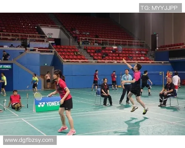 上海羽毛球队在冠军赛中以56分稳居积分榜首位展现强劲实力