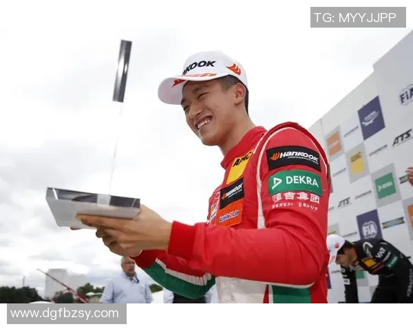 张承足球：从青涩少年到职业球员的成长之路与梦想追逐