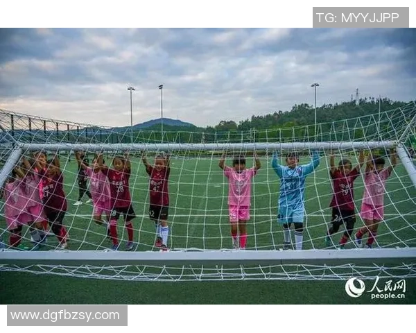 足球常乐：让我们一起享受绿茵场上的激情与快乐，共同追逐梦想与友谊的旅程